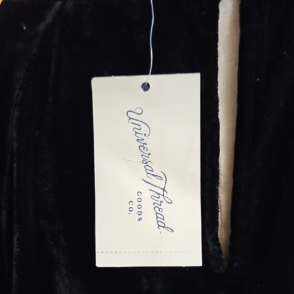 Universal Thread Black Long Sleeve Velvet Mini A-Line Dress Size Large NWT - Picture 10 of 10